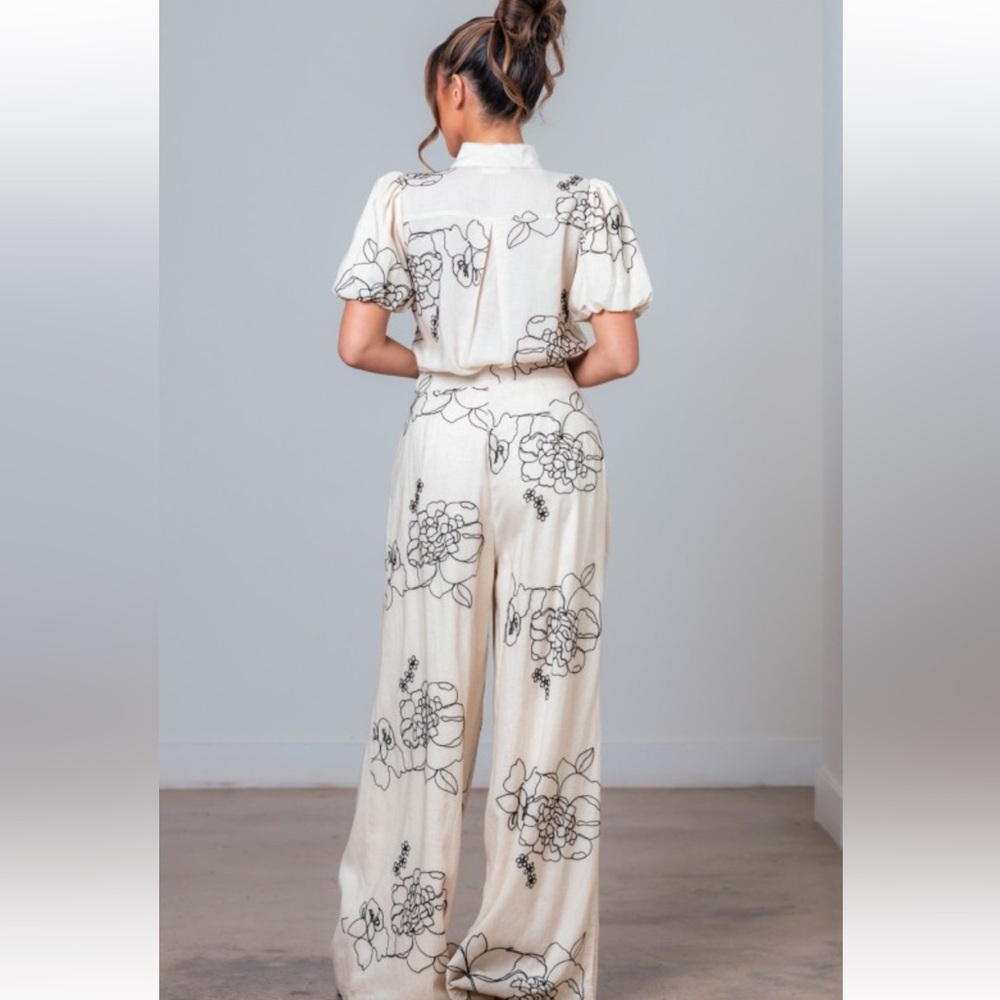 255. Embroidered Cream Floral Bubble sleeve Wide-Leg pants set - Picture 7 of 7